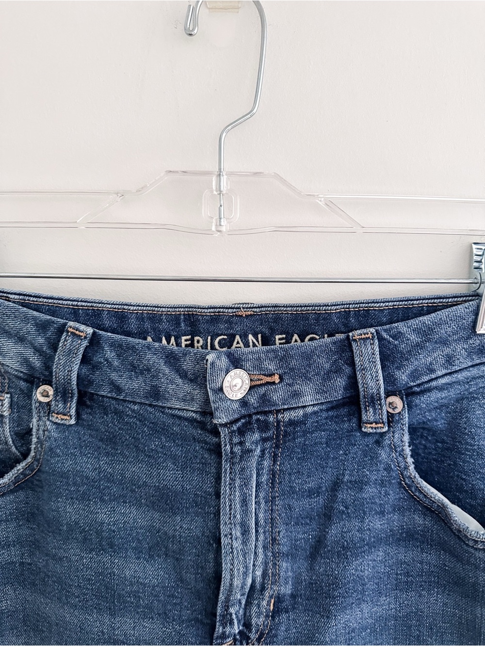 American Eagle Curvy Mom Jean Medium Wash Tapered Crop Leg High Rise Size 10R - Picture 5 of 10